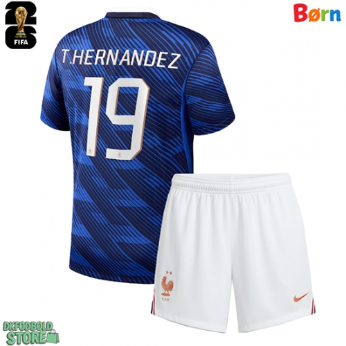 Frankrig Theo Hernandez #19 Replika Babytøj Hjemmebanesæt Børn VM 2026 Kortærmet (+ Korte bukser)